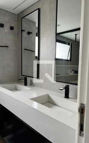 Apartamento à venda com 288m², 4 quartos e 3 vagas Apartamento à venda com 288m², 4 quartos e 3 vagasBanheiro