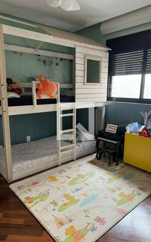 Apartamento à venda com 288m², 4 quartos e 3 vagas Apartamento à venda com 288m², 4 quartos e 3 vagasQuarto