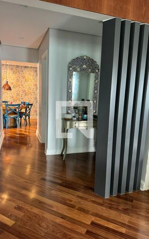 Apartamento à venda com 288m², 4 quartos e 3 vagas Apartamento à venda com 288m², 4 quartos e 3 vagasCorredor
