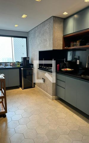 Apartamento à venda com 288m², 4 quartos e 3 vagas Apartamento à venda com 288m², 4 quartos e 3 vagasCozinha