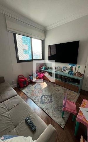 Apartamento à venda com 288m², 4 quartos e 3 vagas Apartamento à venda com 288m², 4 quartos e 3 vagasQuarto