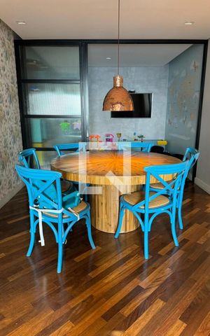 Apartamento à venda com 288m², 4 quartos e 3 vagas Apartamento à venda com 288m², 4 quartos e 3 vagasSala