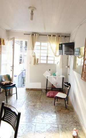 Casa à venda com 145m², 2 quartos e 2 vagasSala