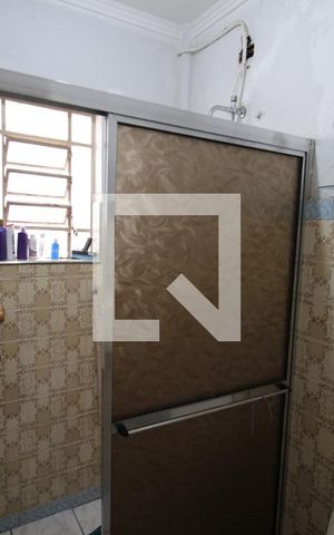 Casa à venda com 145m², 2 quartos e 2 vagasBanheiro 1