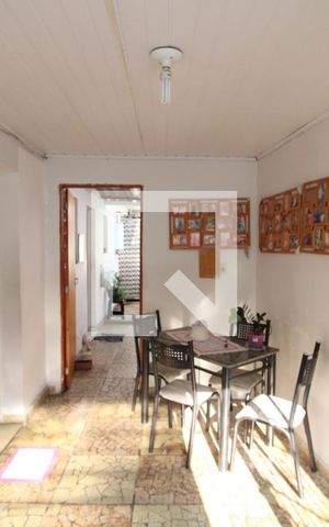Casa à venda com 145m², 2 quartos e 2 vagasSala