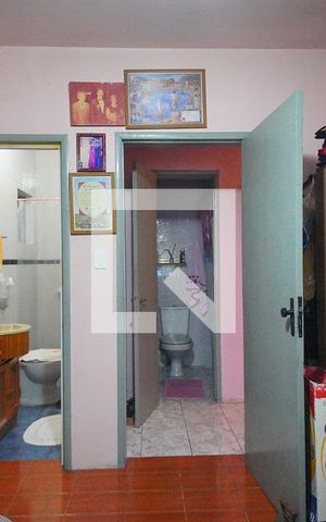 Casa à venda com 270m², 4 quartos e 4 vagas Casa à venda com 270m², 4 quartos e 4 vagasSuíte