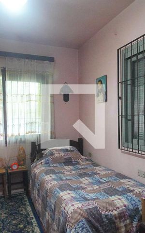 Casa à venda com 270m², 4 quartos e 4 vagas Casa à venda com 270m², 4 quartos e 4 vagasSuíte