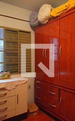 Casa à venda com 270m², 4 quartos e 4 vagas Casa à venda com 270m², 4 quartos e 4 vagasQuarto 2