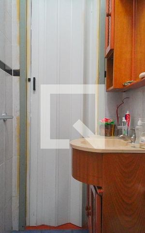 Casa à venda com 270m², 4 quartos e 4 vagas Casa à venda com 270m², 4 quartos e 4 vagasBanheiro da Suíte