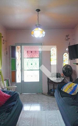 Casa à venda com 270m², 4 quartos e 4 vagas Casa à venda com 270m², 4 quartos e 4 vagasSala