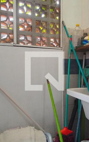 Casa à venda com 270m², 4 quartos e 4 vagas Casa à venda com 270m², 4 quartos e 4 vagasÁrea de Serviço