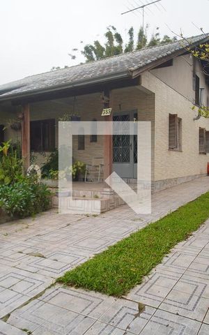 Casa à venda com 270m², 4 quartos e 4 vagas Casa à venda com 270m², 4 quartos e 4 vagasQuintal