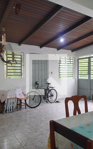 Casa à venda com 270m², 4 quartos e 4 vagas Casa à venda com 270m², 4 quartos e 4 vagasCozinha
