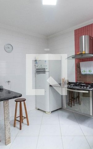 Casa à venda com 134m², 2 quartos e 2 vagas Casa à venda com 134m², 2 quartos e 2 vagasCozinha