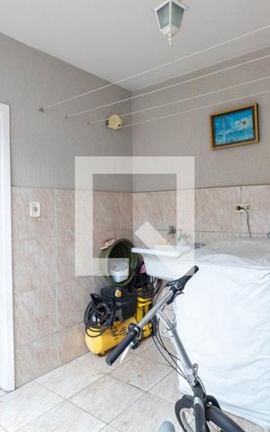 Casa à venda com 134m², 2 quartos e 2 vagas Casa à venda com 134m², 2 quartos e 2 vagasLavanderia