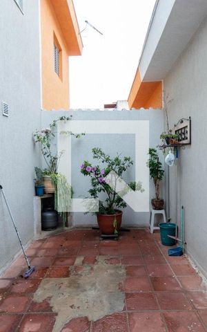 Casa à venda com 134m², 2 quartos e 2 vagas Casa à venda com 134m², 2 quartos e 2 vagasQuintal