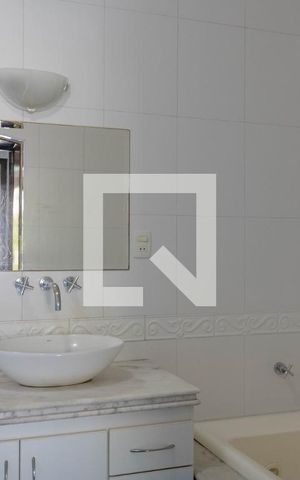 Casa à venda com 406m², 4 quartos e 4 vagas Casa à venda com 406m², 4 quartos e 4 vagasBanheiro Quarto 1