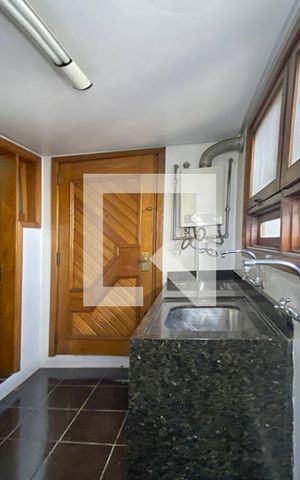 Apartamento para alugar com 82m², 3 quartos e sem vagaÁrea de Serviço