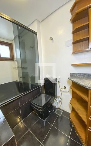Apartamento para alugar com 82m², 3 quartos e sem vagaBanheiro da Suíte