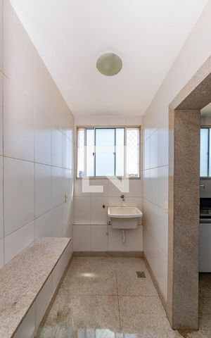 Apartamento para alugar com 216m², 4 quartos e 3 vagas Apartamento para alugar com 216m², 4 quartos e 3 vagasÁrea de Serviço