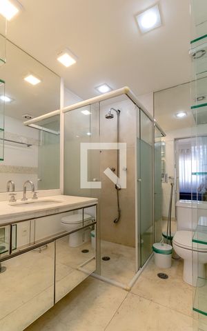 Apartamento para alugar com 80m², 1 quarto e 2 vagas Apartamento para alugar com 80m², 1 quarto e 2 vagasBanheiro do Quarto