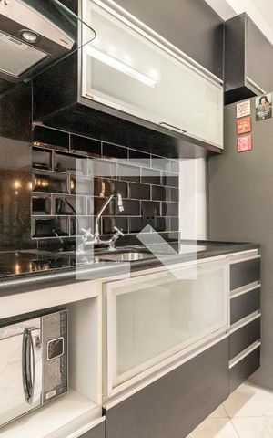 Apartamento para alugar com 80m², 1 quarto e 2 vagas Apartamento para alugar com 80m², 1 quarto e 2 vagasCozinha