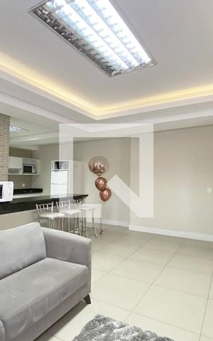 Apartamento para alugar com 82m², 2 quartos e sem vagaÁrea comum