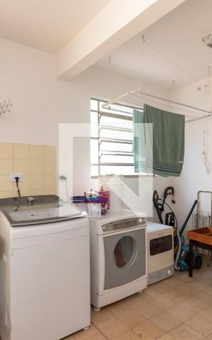 Casa à venda com 150m², 3 quartos e 2 vagasÁrea de Serviço