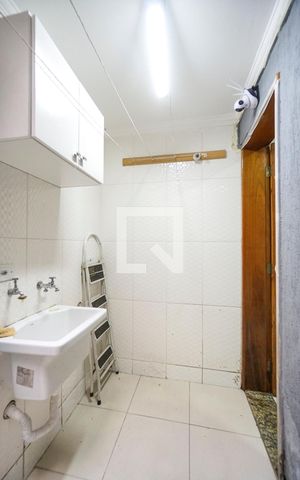 Casa à venda com 68m², 2 quartos e 1 vaga Casa à venda com 68m², 2 quartos e 1 vagaÁrea de serviço