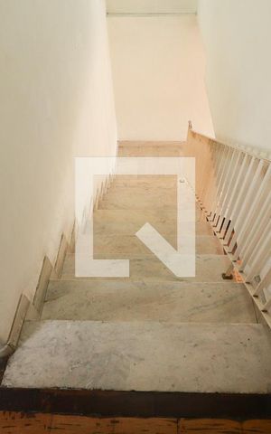Casa para alugar com 380m², 3 quartos e 4 vagasEscada