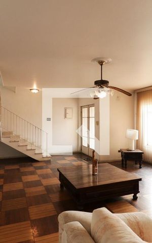 Casa para alugar com 380m², 3 quartos e 4 vagasSala
