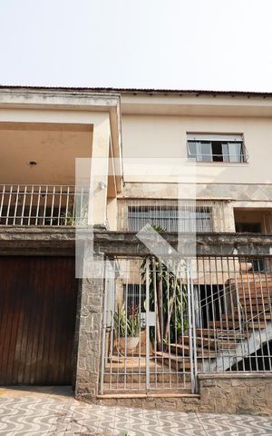 Casa para alugar com 380m², 3 quartos e 4 vagasFachada