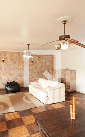 Casa para alugar com 380m², 3 quartos e 4 vagasSala