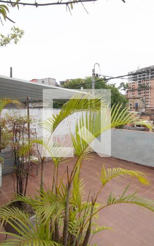Casa à venda com 127m², 3 quartos e 2 vagasSacada da sala