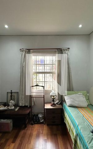 Casa à venda com 300m², 2 quartos e 1 vagaSuíte 1