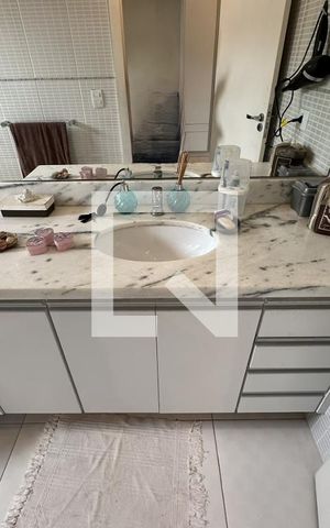 Casa à venda com 300m², 2 quartos e 1 vagaBanheiro da Suíte 2