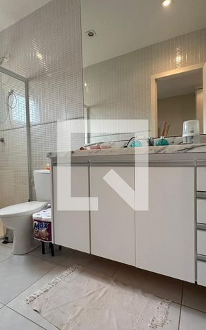 Casa à venda com 300m², 2 quartos e 1 vagaBanheiro da Suíte 2