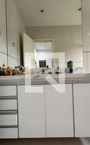 Casa à venda com 300m², 2 quartos e 1 vagaBanheiro da Suíte 1