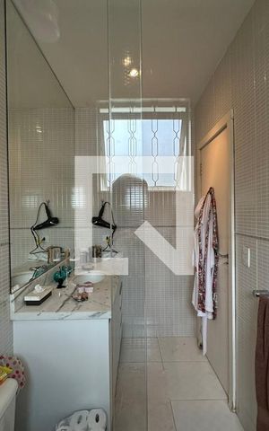 Casa à venda com 300m², 2 quartos e 1 vagaBanheiro da Suíte 2