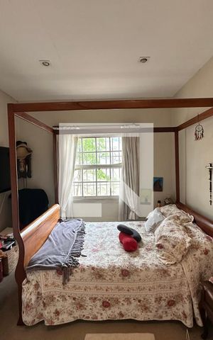 Casa à venda com 300m², 2 quartos e 1 vagaSuíte 2