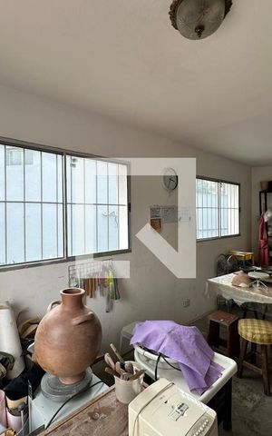 Casa à venda com 300m², 2 quartos e 1 vagaQuarto Edícula