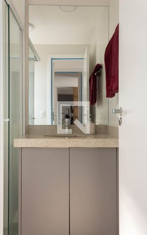 Apartamento para alugar com 57m², 2 quartos e 2 vagas Apartamento para alugar com 57m², 2 quartos e 2 vagasBanheiro da Suíte 1