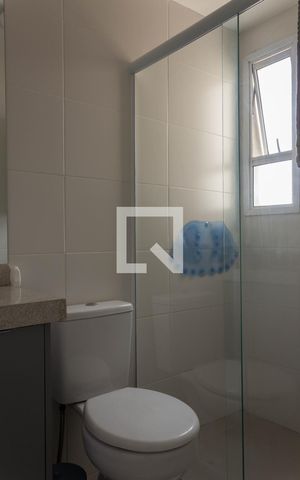 Apartamento para alugar com 57m², 2 quartos e 2 vagas Apartamento para alugar com 57m², 2 quartos e 2 vagasBanheiro
