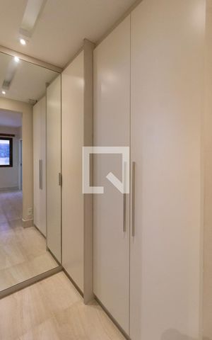 Apartamento para alugar com 96m², 2 quartos e 2 vagas Apartamento para alugar com 96m², 2 quartos e 2 vagasCloset da suíte 1