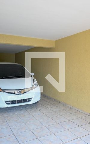 Casa à venda com 216m², 3 quartos e 2 vagas Casa à venda com 216m², 3 quartos e 2 vagasGaragem