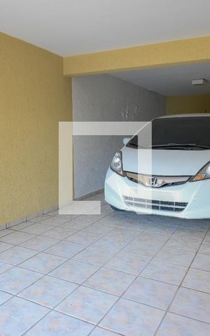Casa à venda com 216m², 3 quartos e 2 vagas Casa à venda com 216m², 3 quartos e 2 vagasGaragem