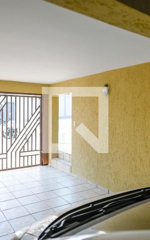 Casa à venda com 216m², 3 quartos e 2 vagas Casa à venda com 216m², 3 quartos e 2 vagasGaragem