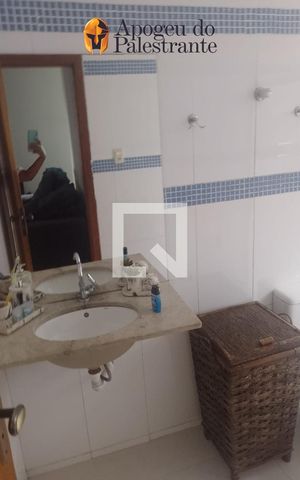 Apartamento à venda com 100m², 2 quartos e sem vaga Apartamento à venda com 100m², 2 quartos e sem vagaBanheiro