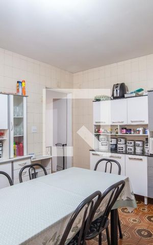 Casa à venda com 192m², 4 quartos e 2 vagas Casa à venda com 192m², 4 quartos e 2 vagasCozinha (Casa 2)
