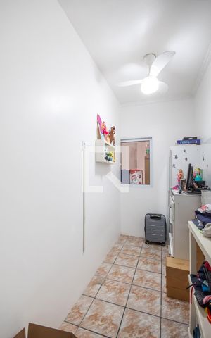 Casa à venda com 192m², 4 quartos e 2 vagas Casa à venda com 192m², 4 quartos e 2 vagasQuarto 3 (Casa 1)